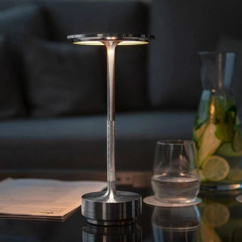 Luminária de Mesa LED Sem Fio Metal Recarregável Homedec