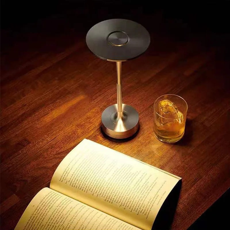 Luminária de Mesa LED Sem Fio Metal Recarregável Homedec
