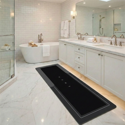 tapete de banheiro super absorvente cor cinza ao lado do box, está no interior de um banheiro